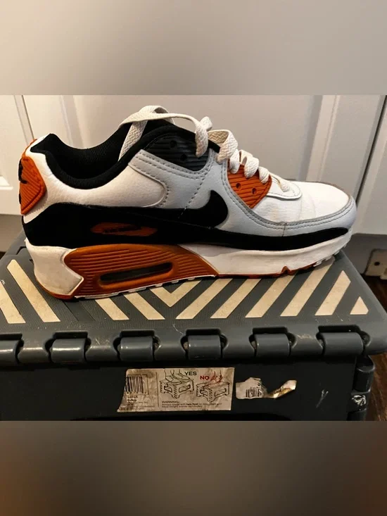 Excellent Condition Air max 90 - Picture 8 of 10